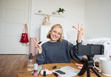 Cum să devii influenceriță – de la pasiune la o carieră reală